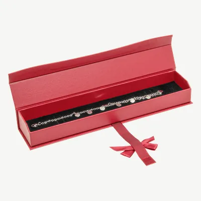 Klappschachtel 215 × 40 × 25 mm, geöffnet, Rot, mit Armband und Satinband
